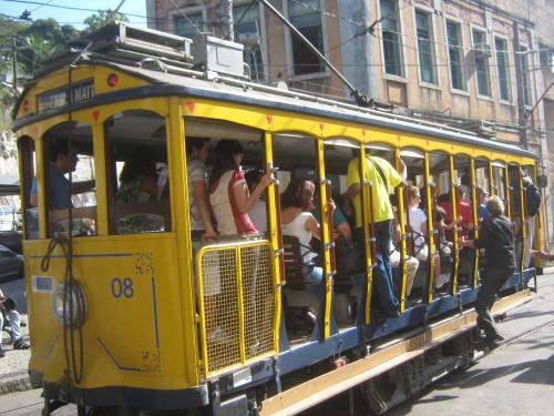 Brasilien 2011 Straßenbahn in Rio.jpg