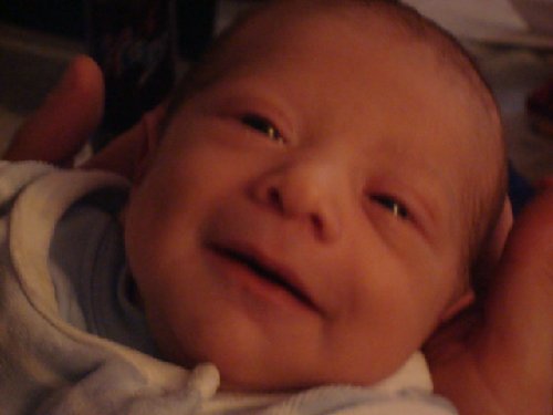 17 Tage alt und schon am Lachen ;o)